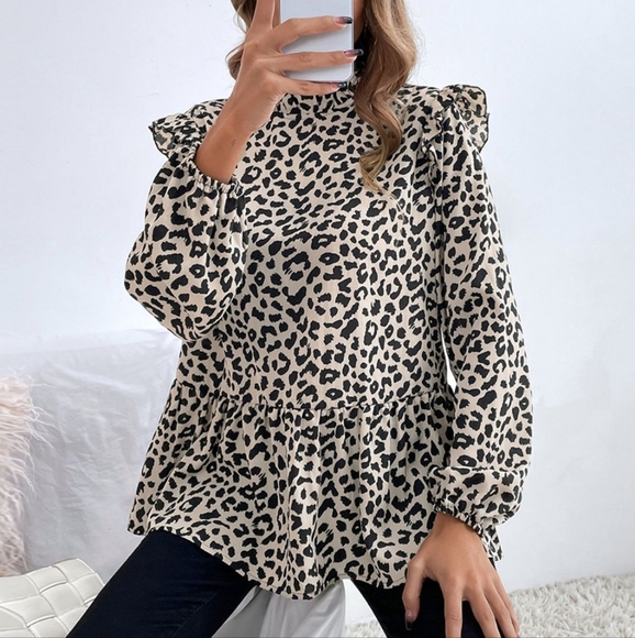 Spot On Ruffled Blouse - Picture 10 of 10